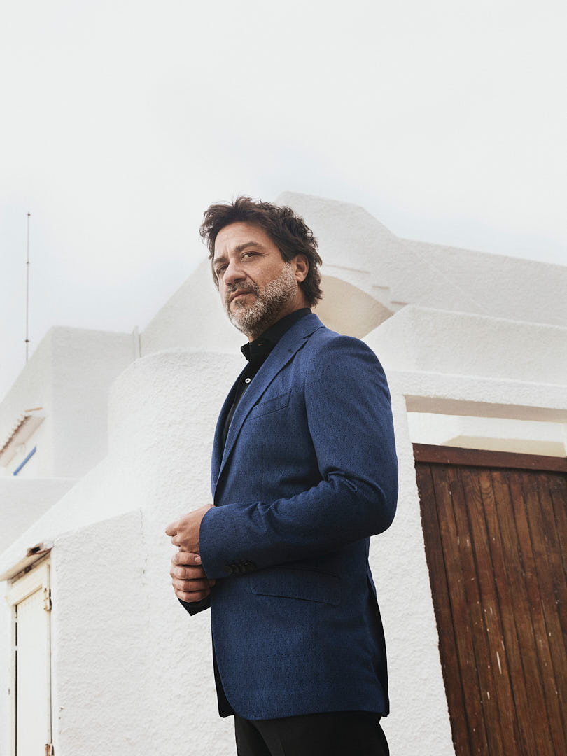 GQ-Mexico-Magazine-Cover-Portrait-Fashion-Editorial-Cruzar-mar-144